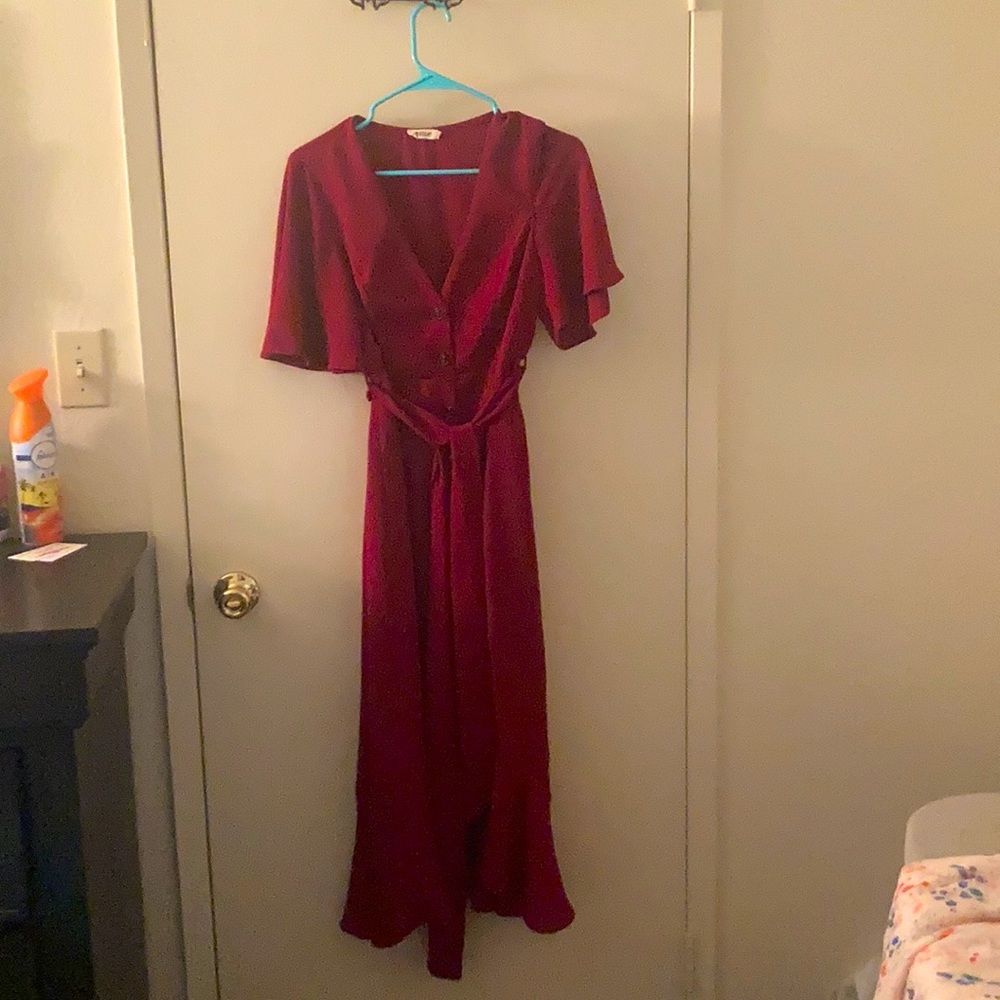 Cute red dress. Perfect with a pair of leggings